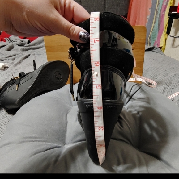 Michael kors heeled boots - Picture 2 of 5